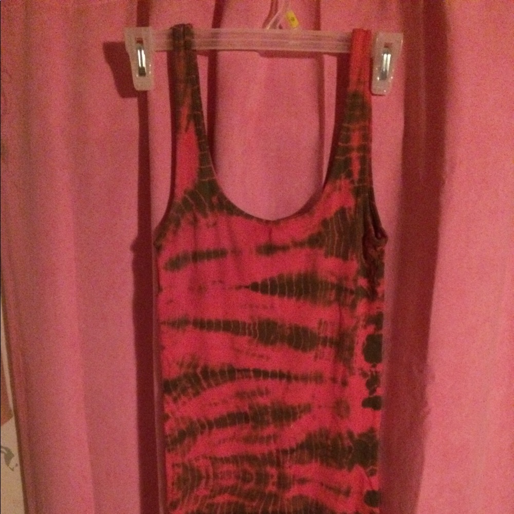 Basic ribbed tank